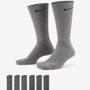 Nike 
Training Crew Socks (6 Pairs)
Nike Everyday Cushioned